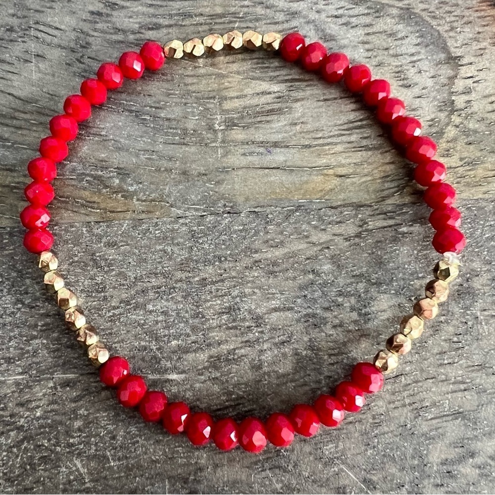 🍭6/$30 Red and Gold Minimalist Boho Beaded Stretch Bracelet